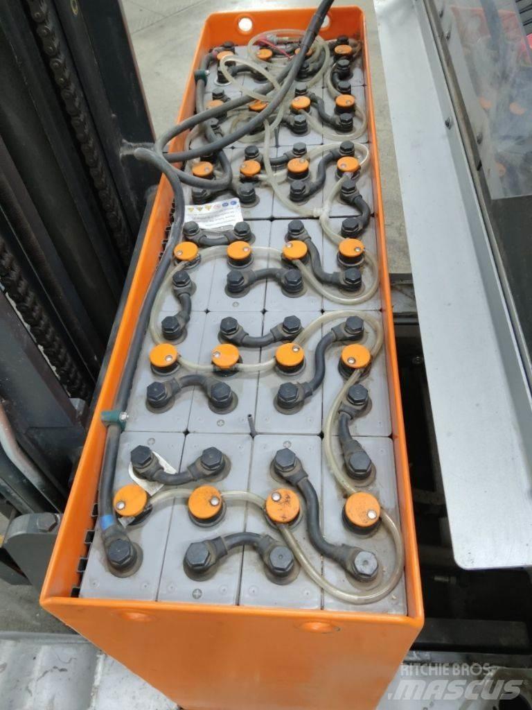 Still FM-X14 Reach trucks