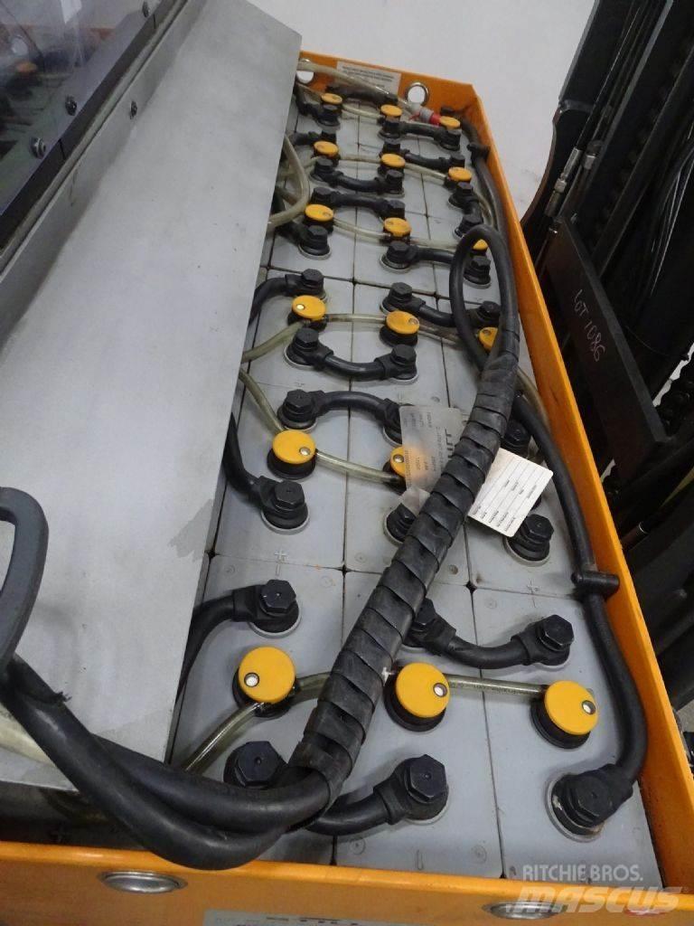 Still FM-X14 Reach trucks