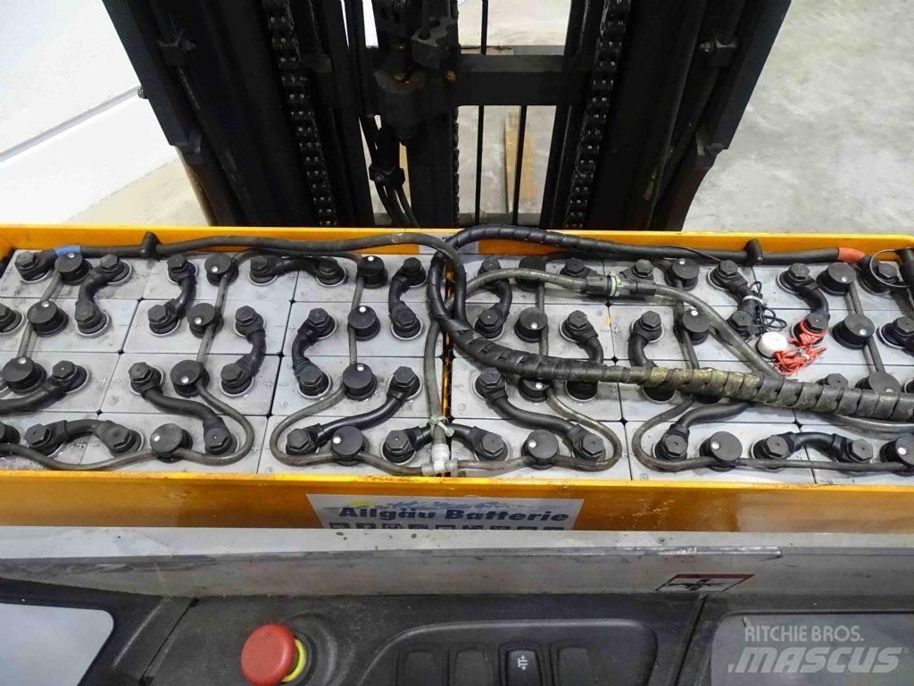 Still FM-X14 Reach trucks