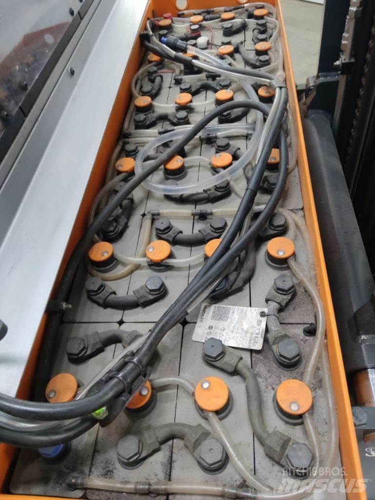 Still FM-X14 Reach trucks