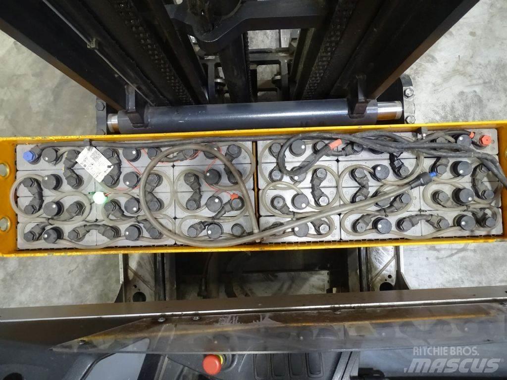 Still FM-X14 Reach trucks