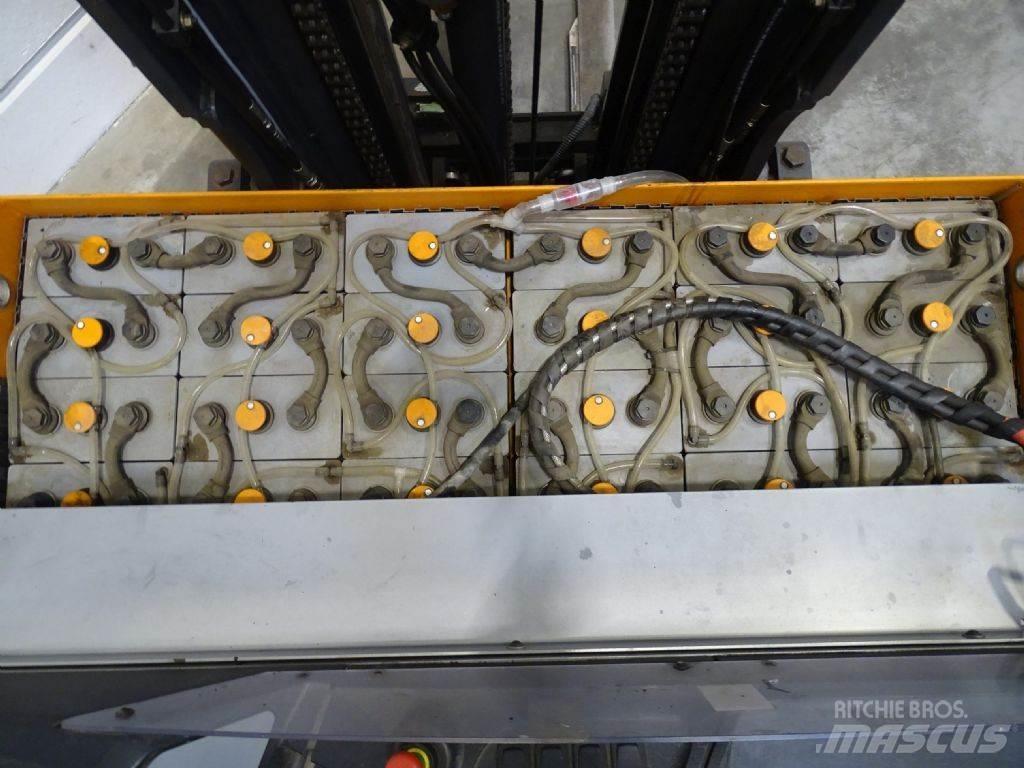 Still FM-X14 Reach trucks