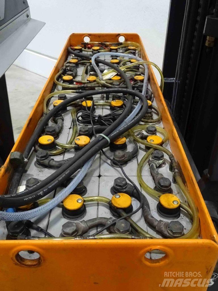 Still FM-X14 Reach trucks
