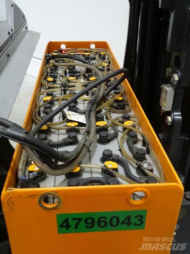 Still FM-X14 Reach trucks