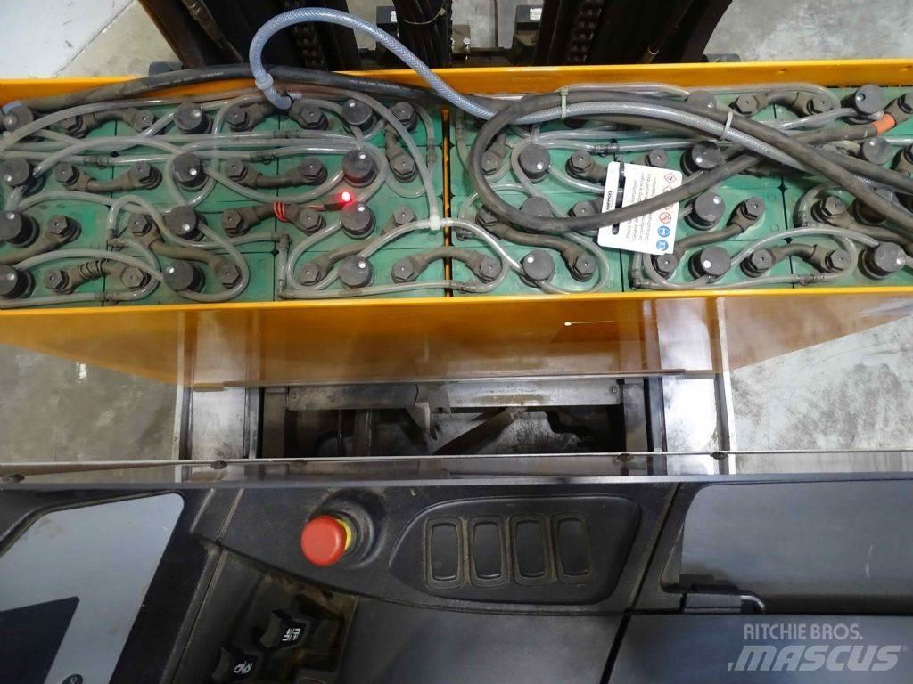 Still FM-X14 Reach trucks