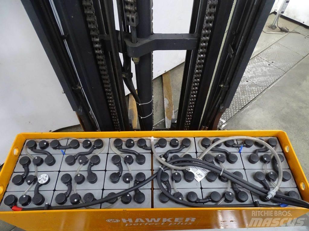 Still FM-X14 Reach trucks