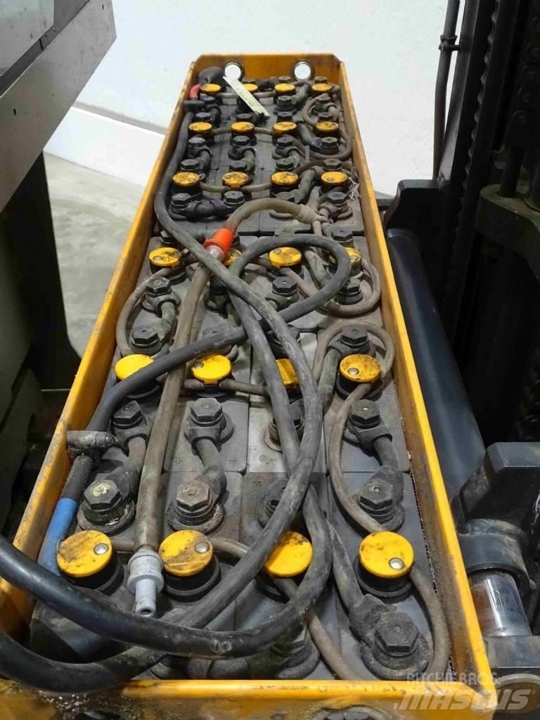 Still FM-X14 Reach trucks