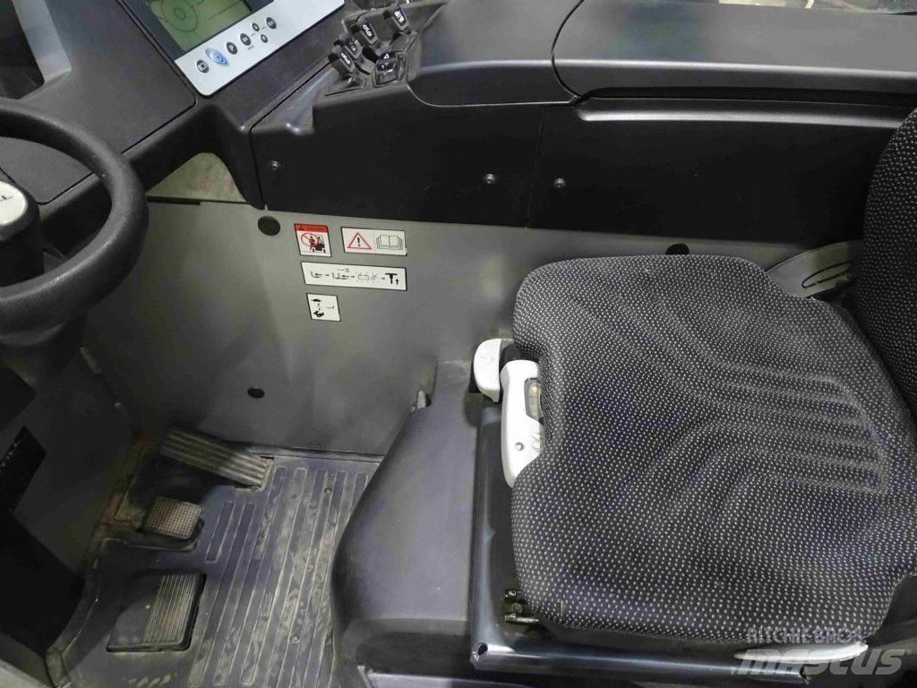 Still FM-X14 Reach trucks