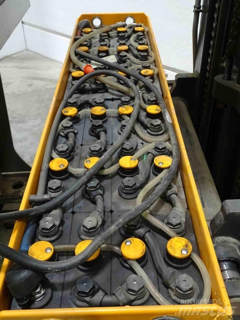 Still FM-X14 Reach trucks