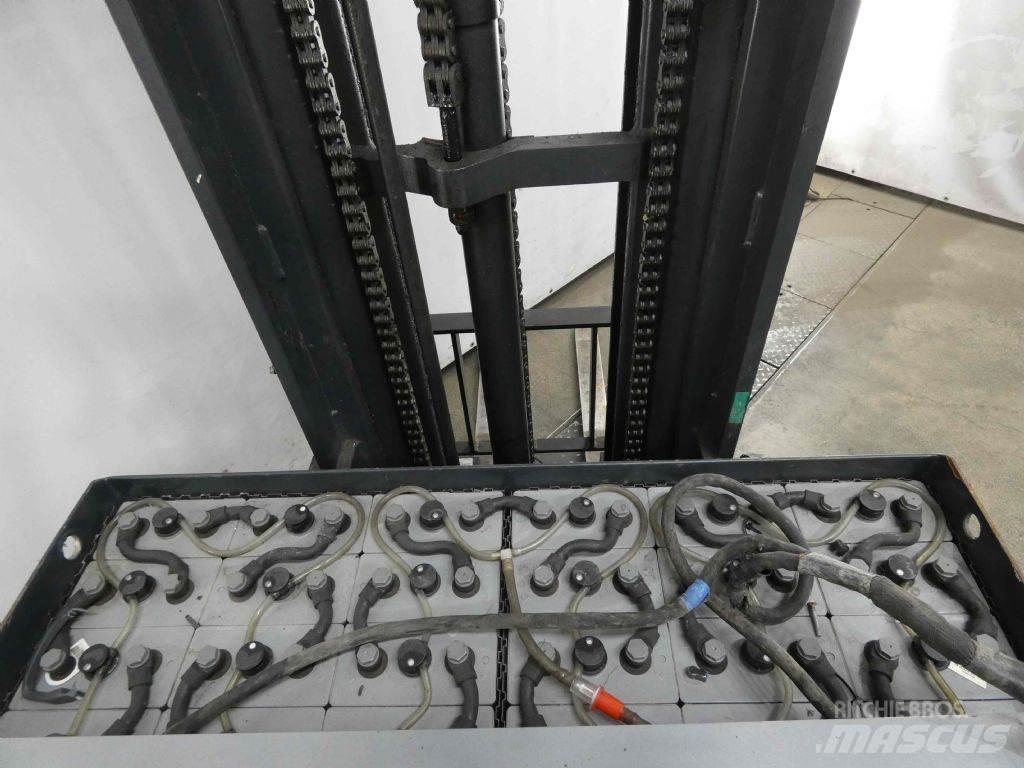 Still FM-X14 Reach trucks