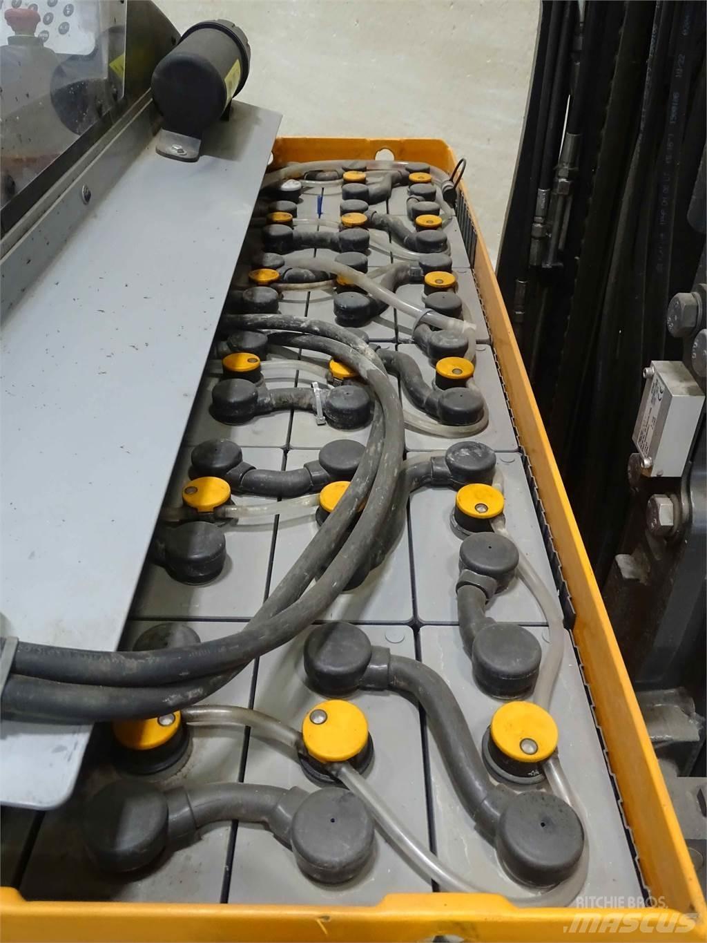 Still FM-X14 Reach trucks