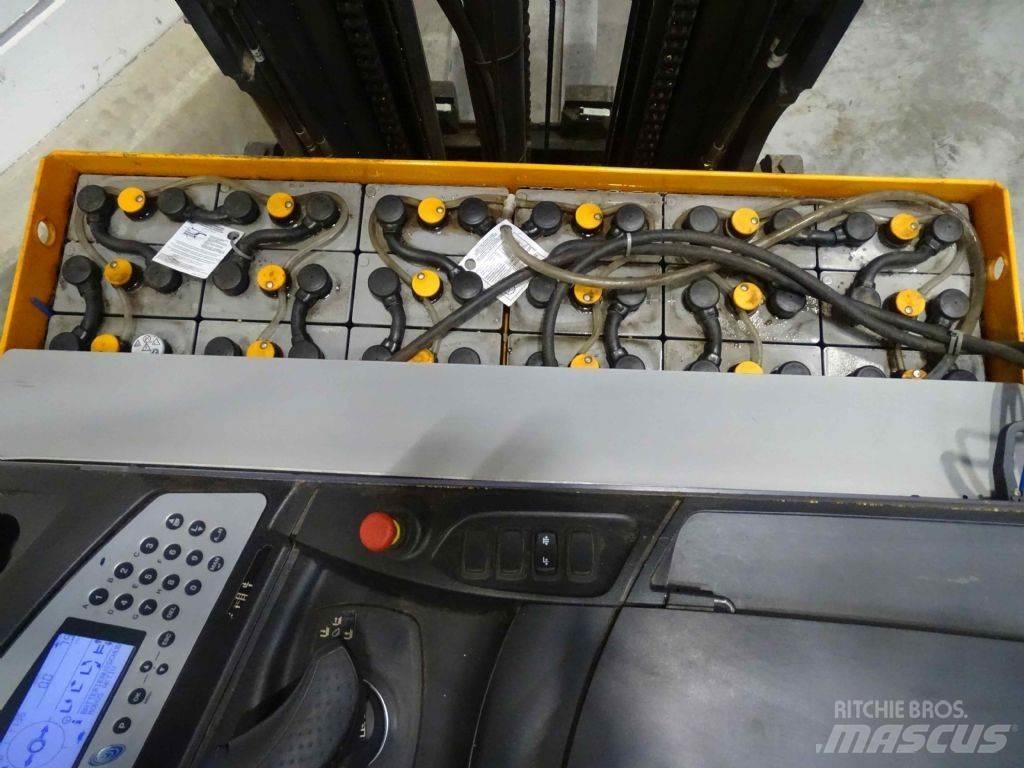 Still FM-X14 Reach trucks