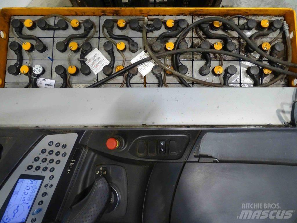 Still FM-X14 Reach trucks