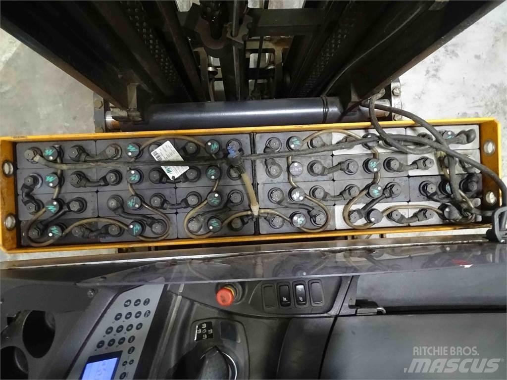 Still FM-X14 Reach trucks