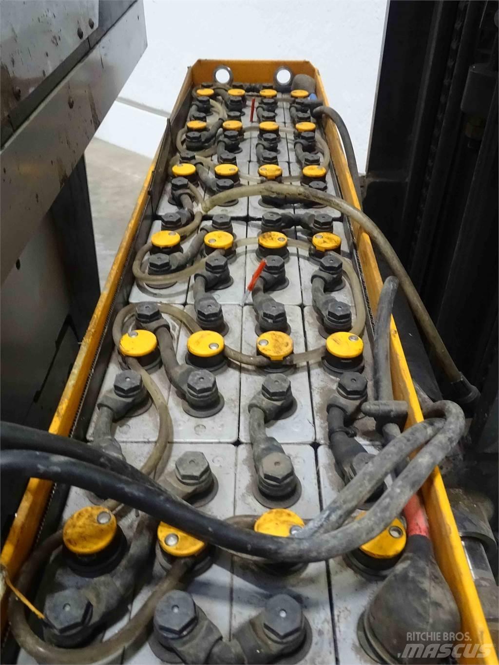 Still FM-X14 Reach trucks