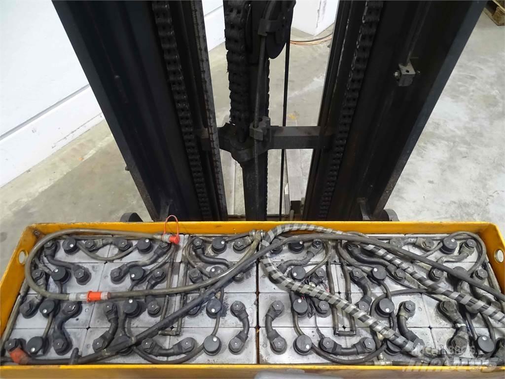 Still FM-X14 Reach trucks