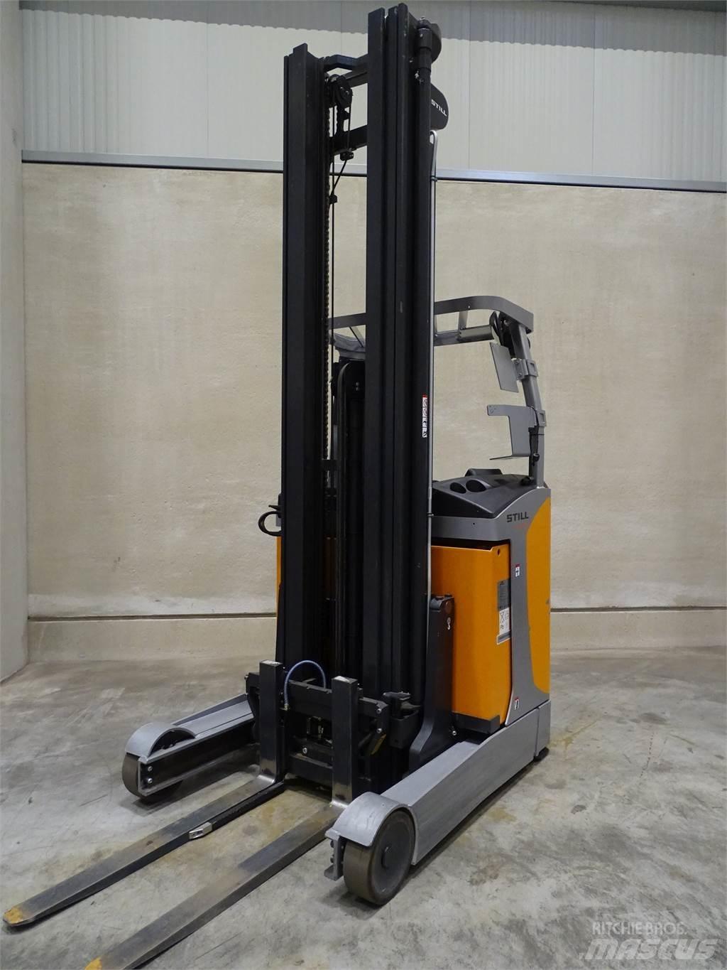 Still FM-X14 Reach trucks