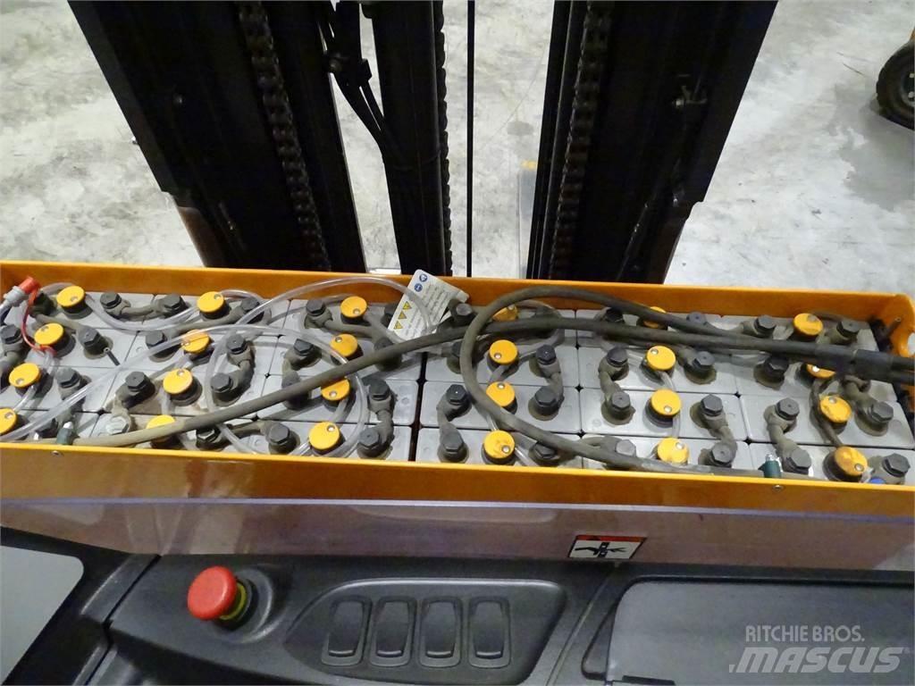 Still FM-X14 Reach trucks