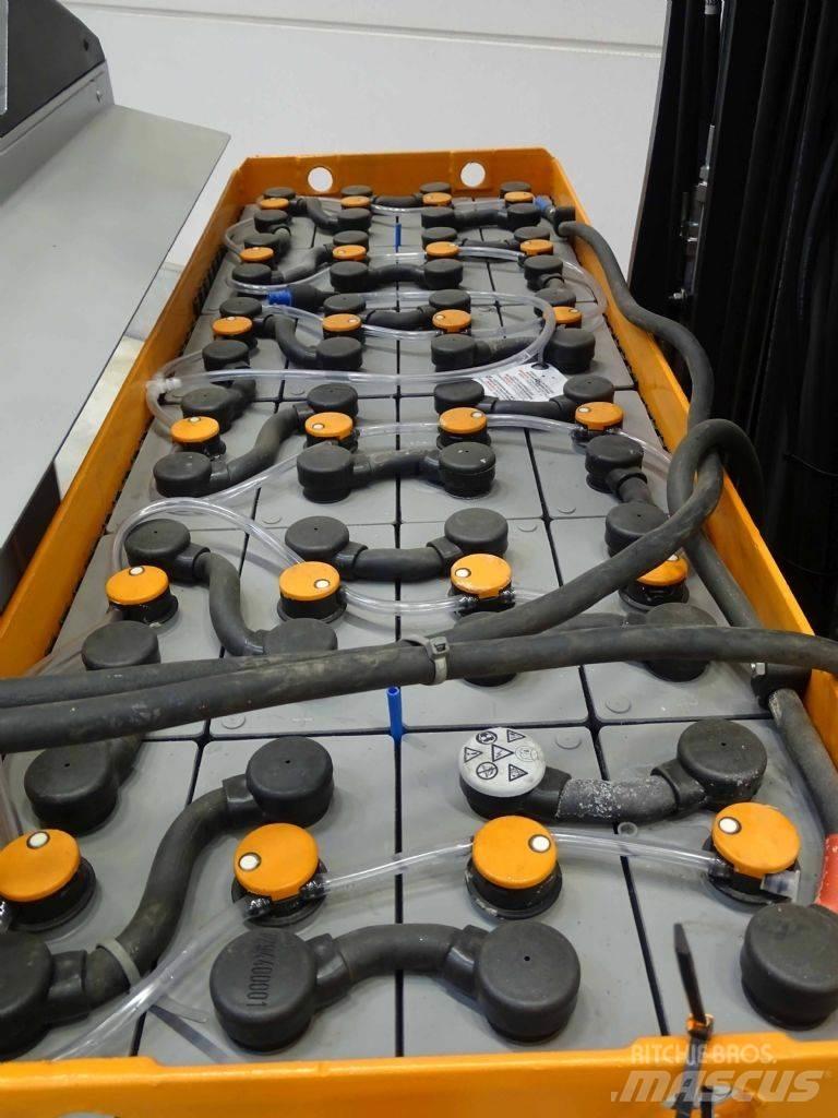 Still FM-X17 Reach trucks