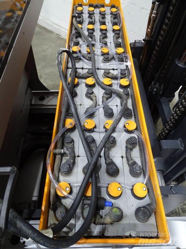 Still FM-X17 Reach trucks
