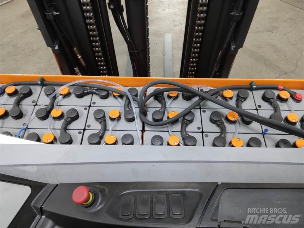 Still FM-X17 Reach trucks