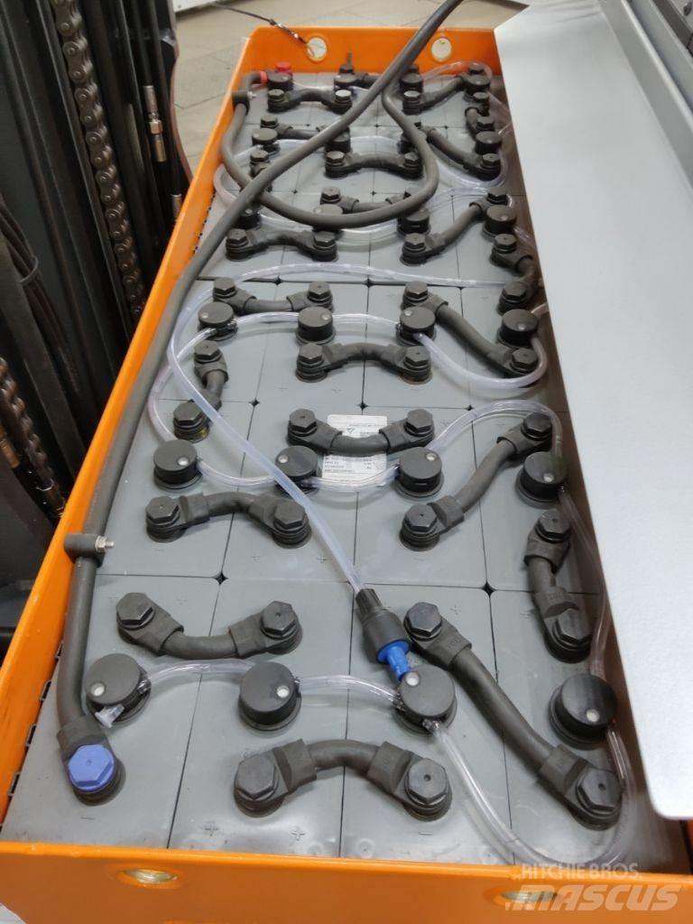 Still FM-X17 Reach trucks