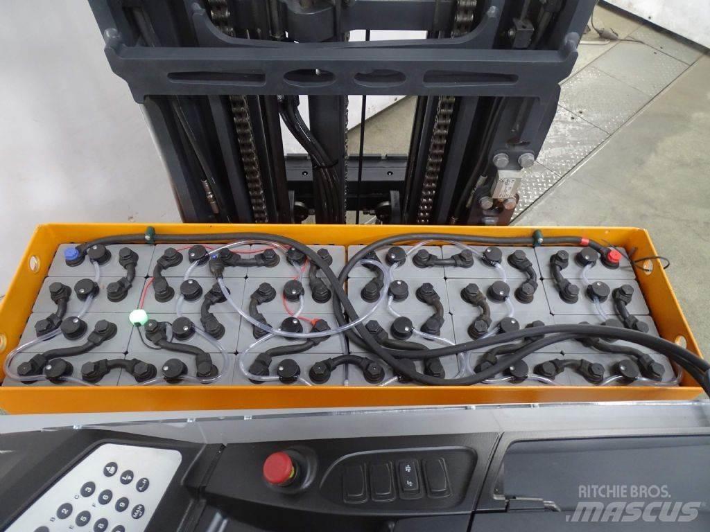 Still FM-X17 Reach trucks