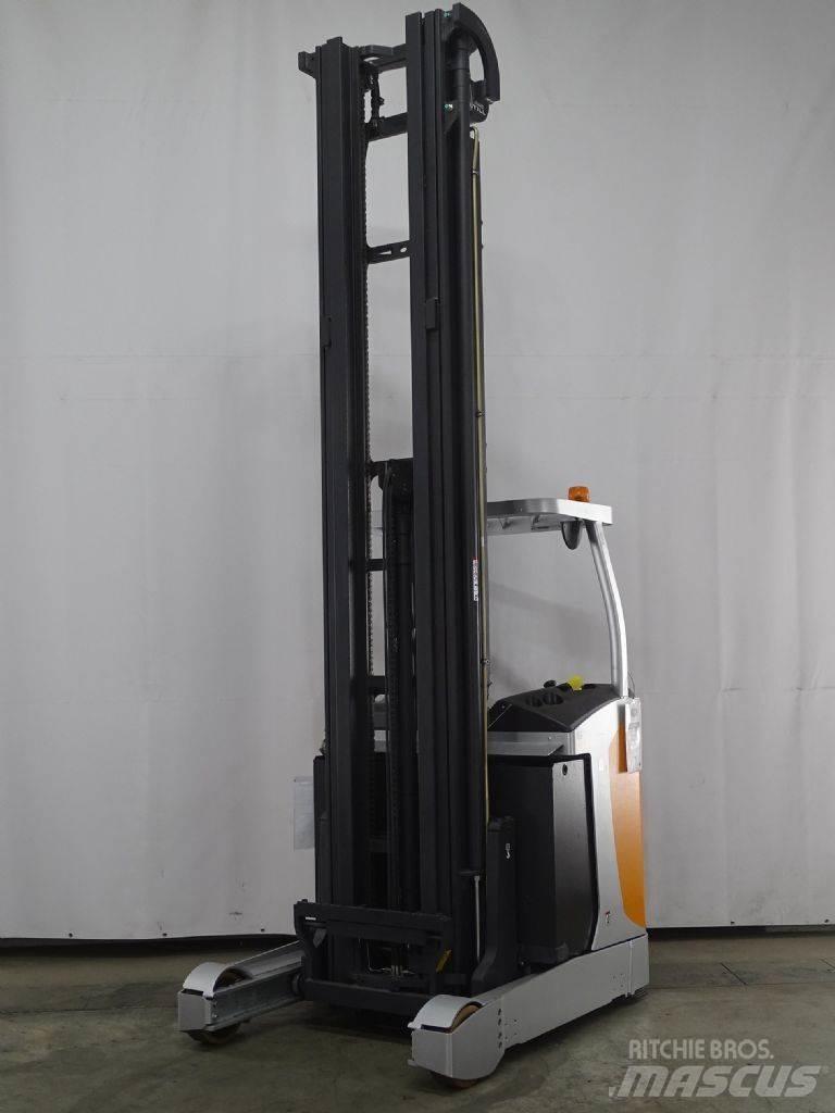 Still FM-X17 Reach trucks