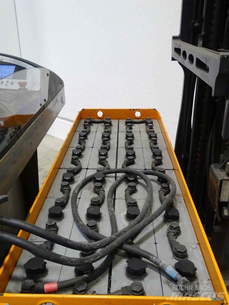 Still FM-X17 Reach trucks
