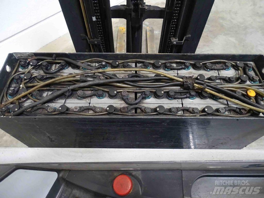 Still FM-X17 Reach trucks
