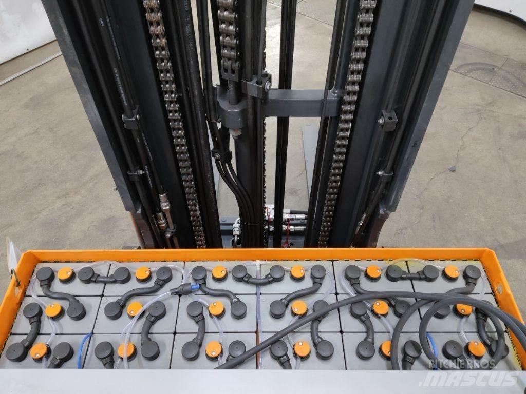 Still FM-X17 Reach trucks