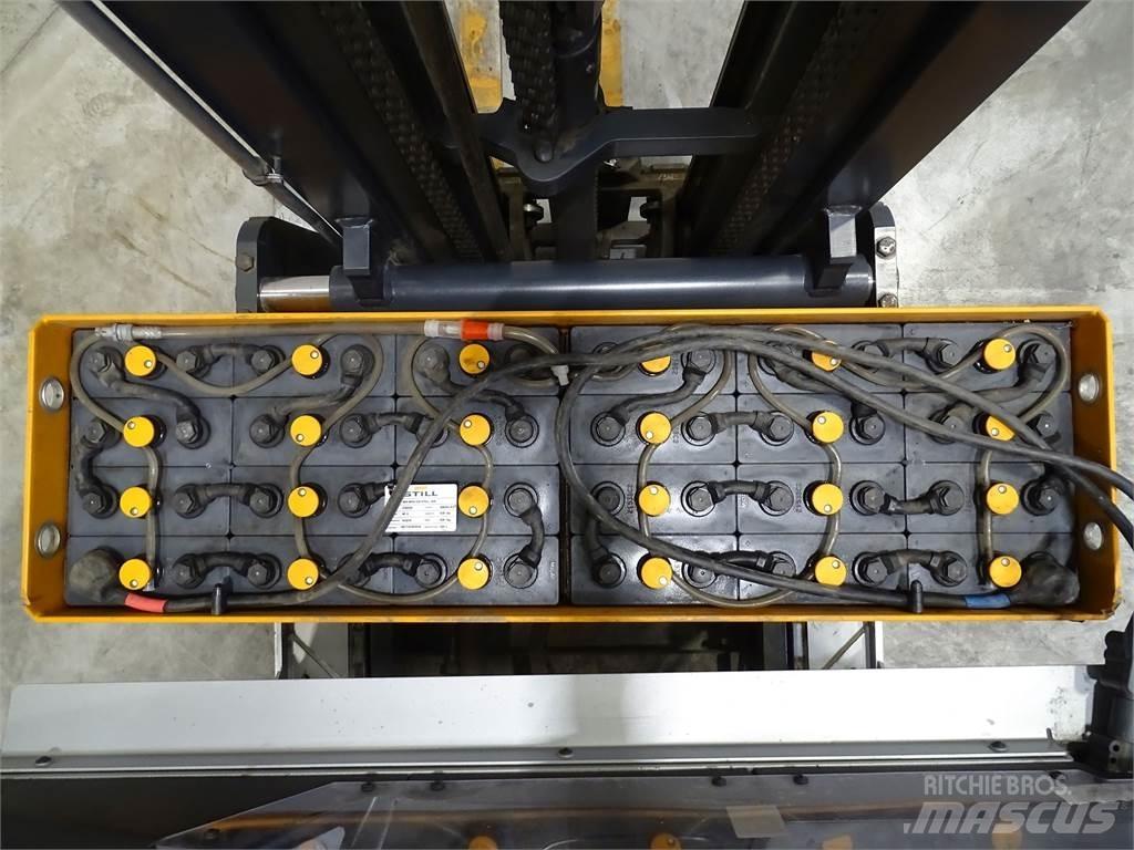Still FM-X17 Reach trucks