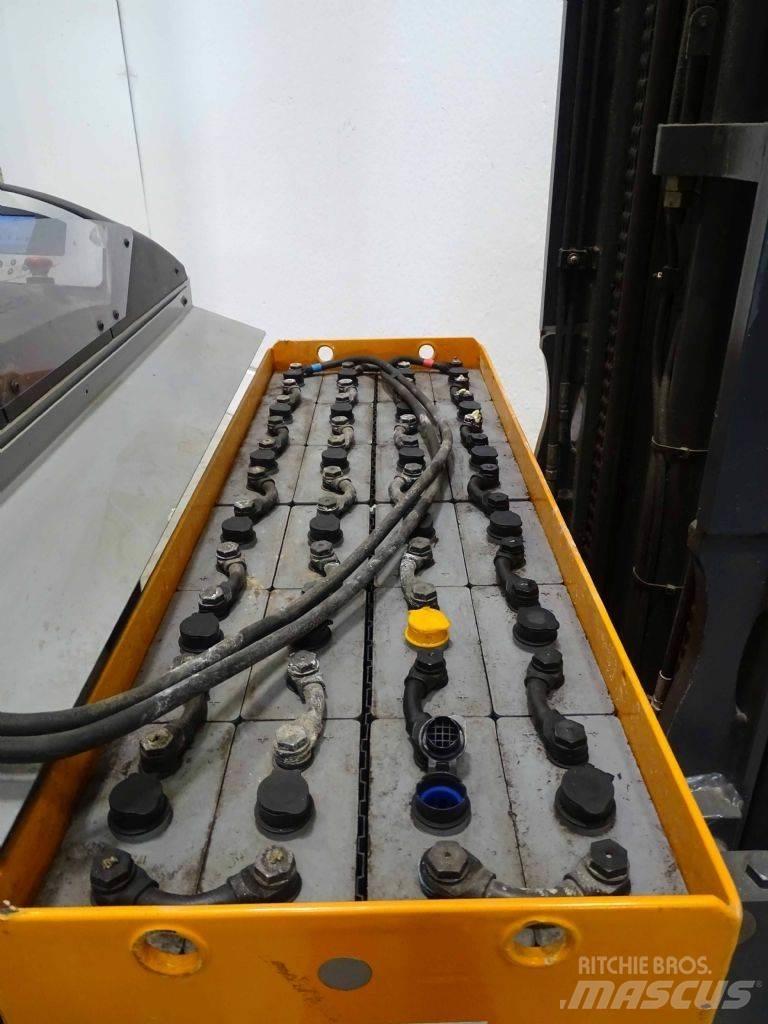Still FM-X17 Reach trucks