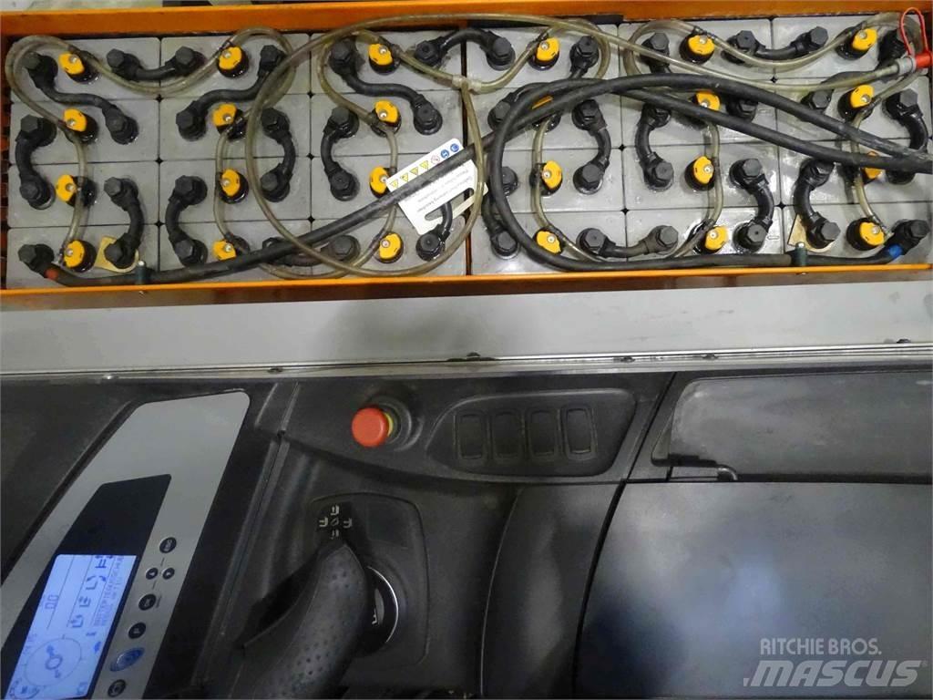 Still FM-X17 Reach trucks