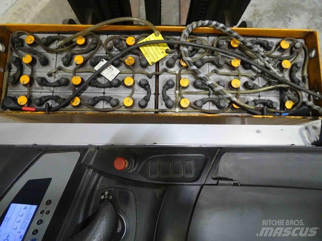 Still FM-X17 Reach trucks