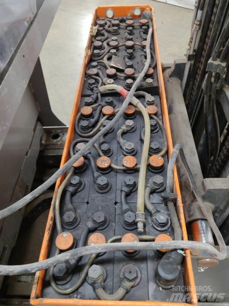 Still FM-X17 Reach trucks