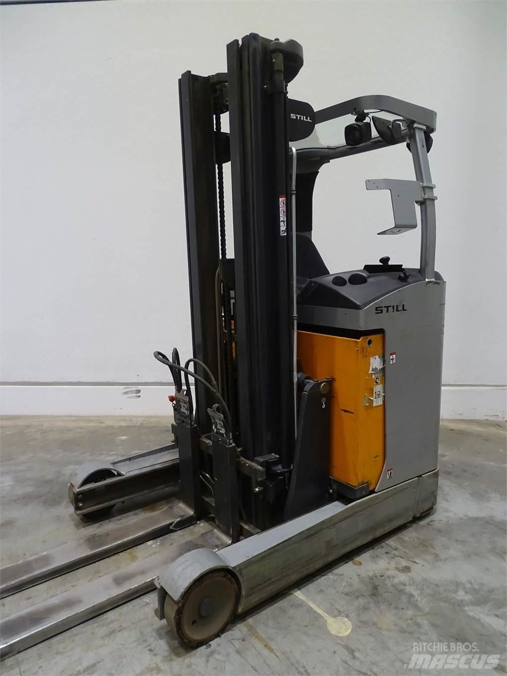 Still FM-X17 Reach trucks