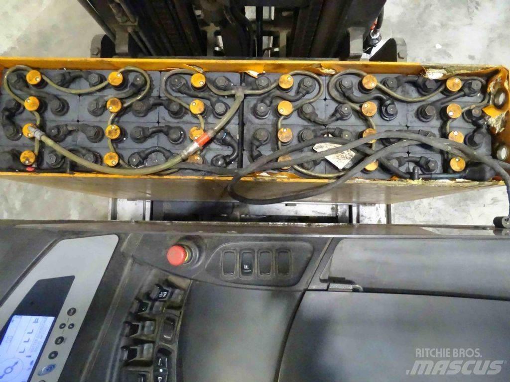 Still FM-X17 Reach trucks