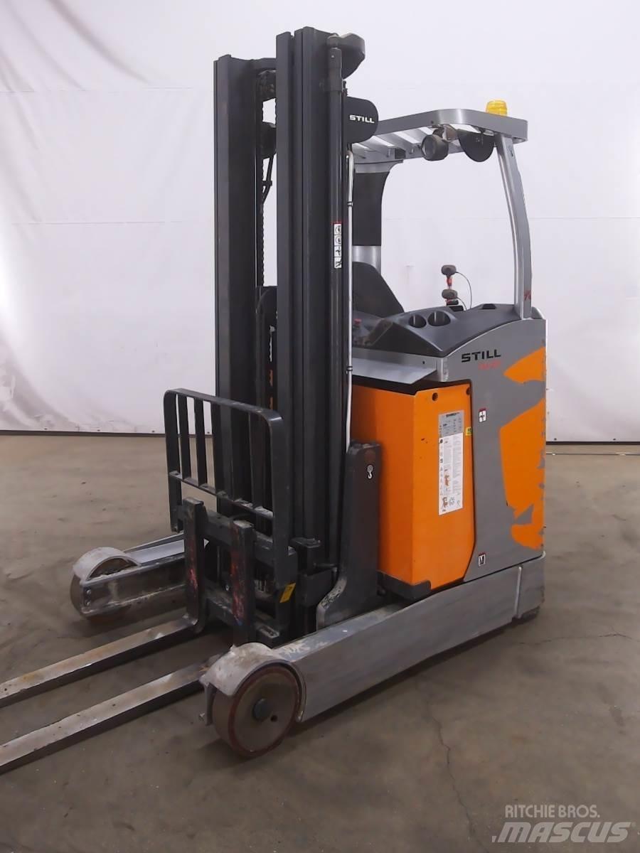 Still FM-X17 Reach trucks