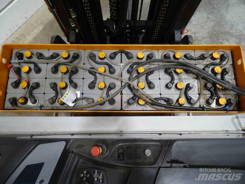 Still FM-X17 Reach trucks