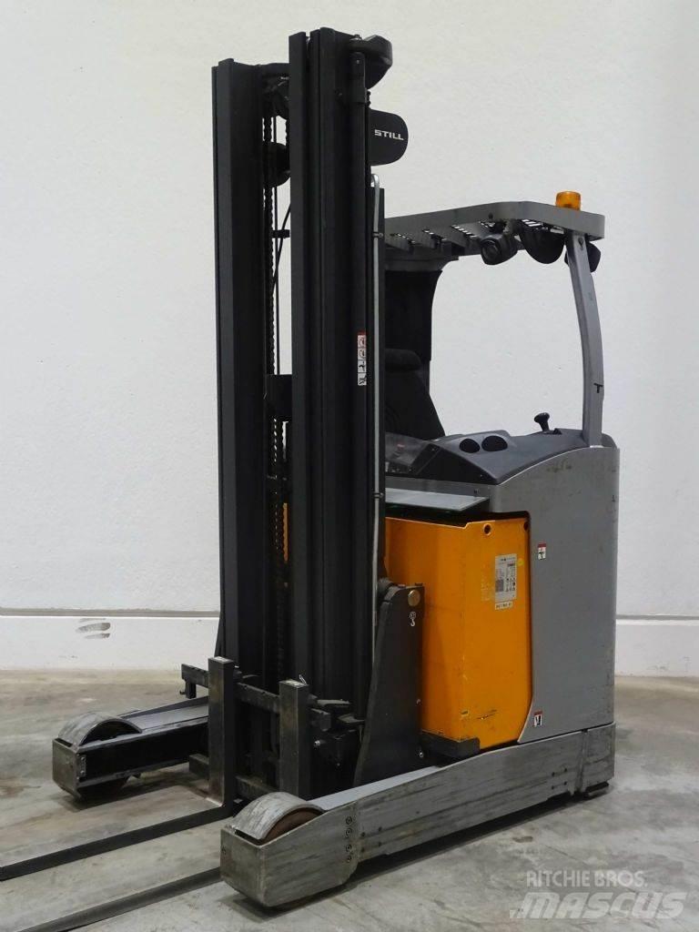 Still FM-X17 Reach trucks