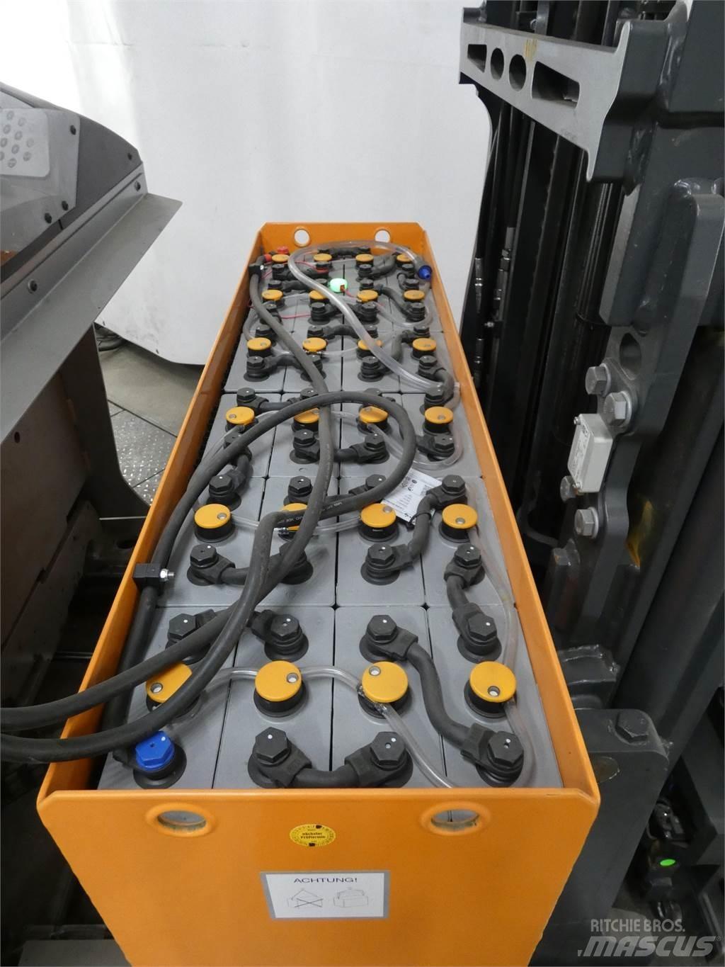 Still FM-X17 Reach trucks