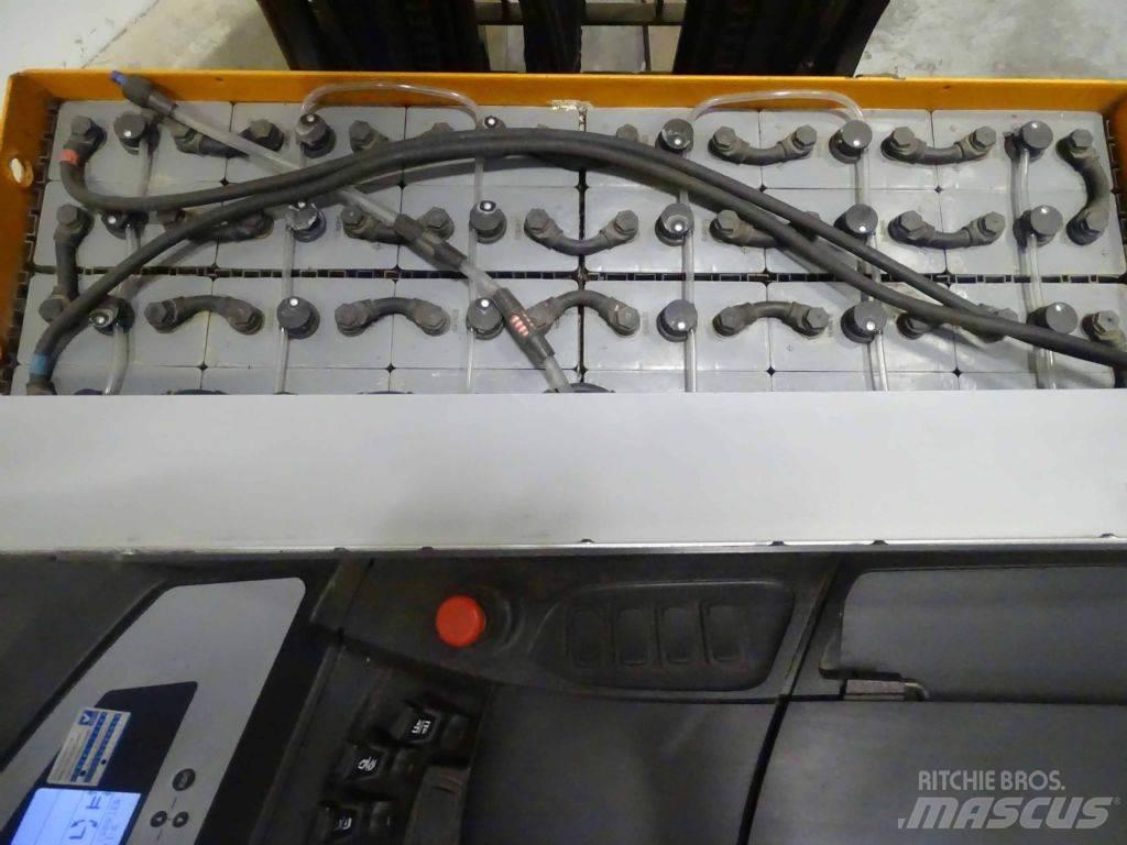 Still FM-X17 Reach trucks