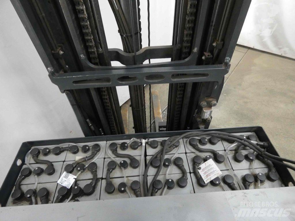 Still FM-X17 Reach trucks
