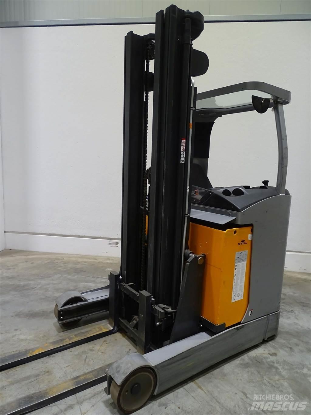 Still FM-X17 Reach trucks