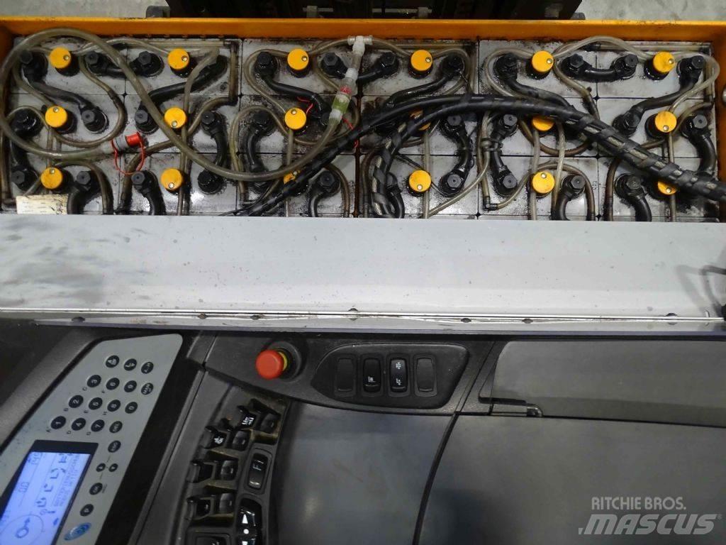 Still FM-X17 Reach trucks