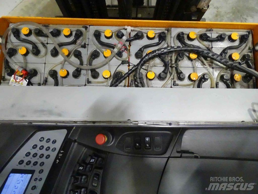 Still FM-X17 Reach trucks
