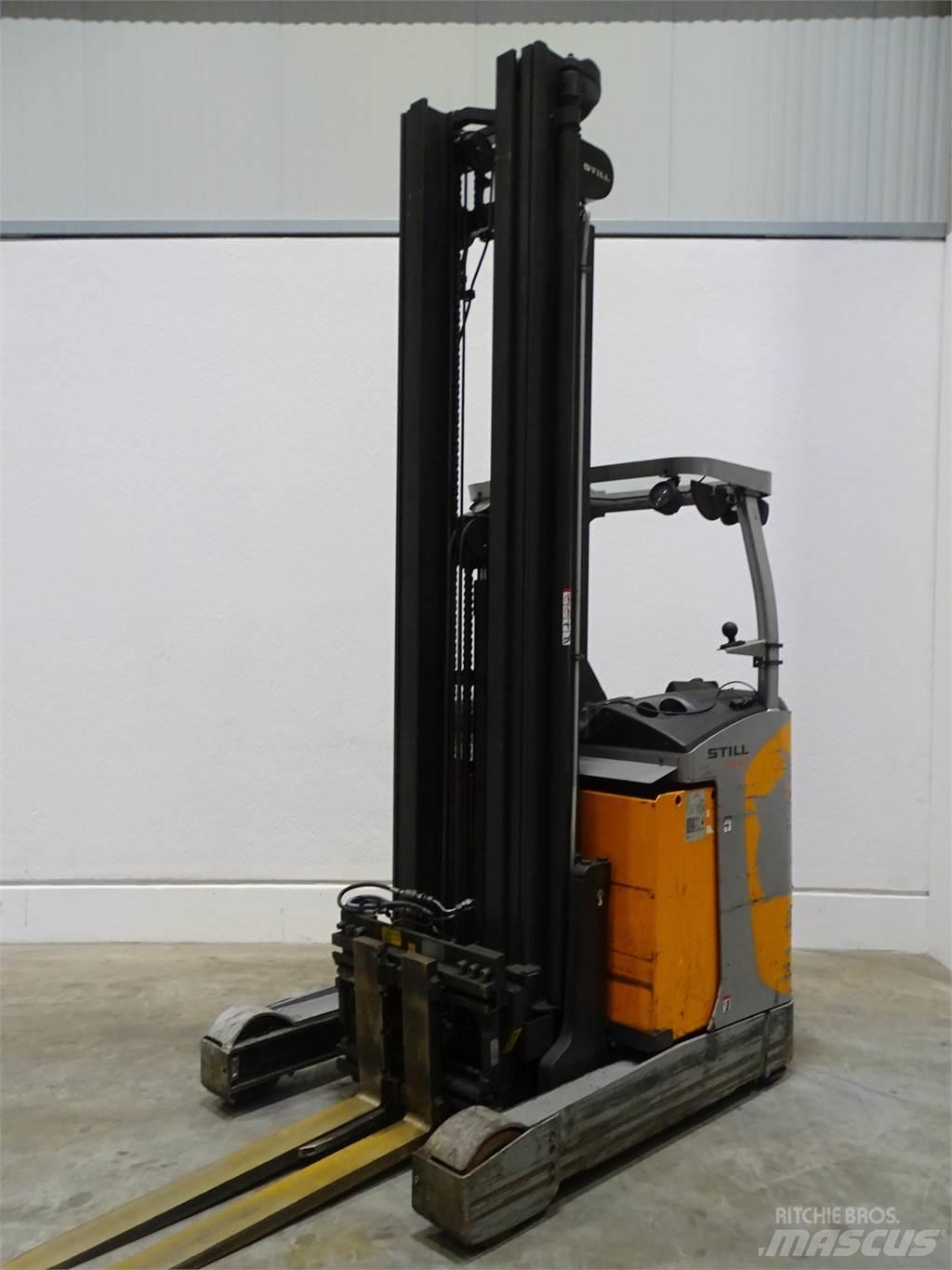 Still FM-X17 Reach trucks