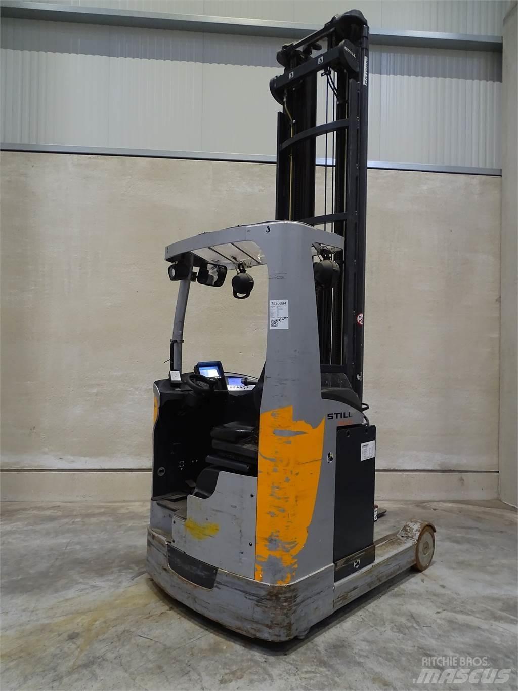 Still FM-X17 Reach trucks