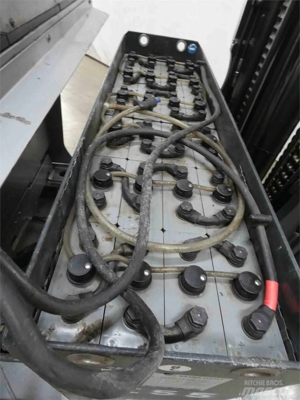 Still FM-X17 Reach trucks